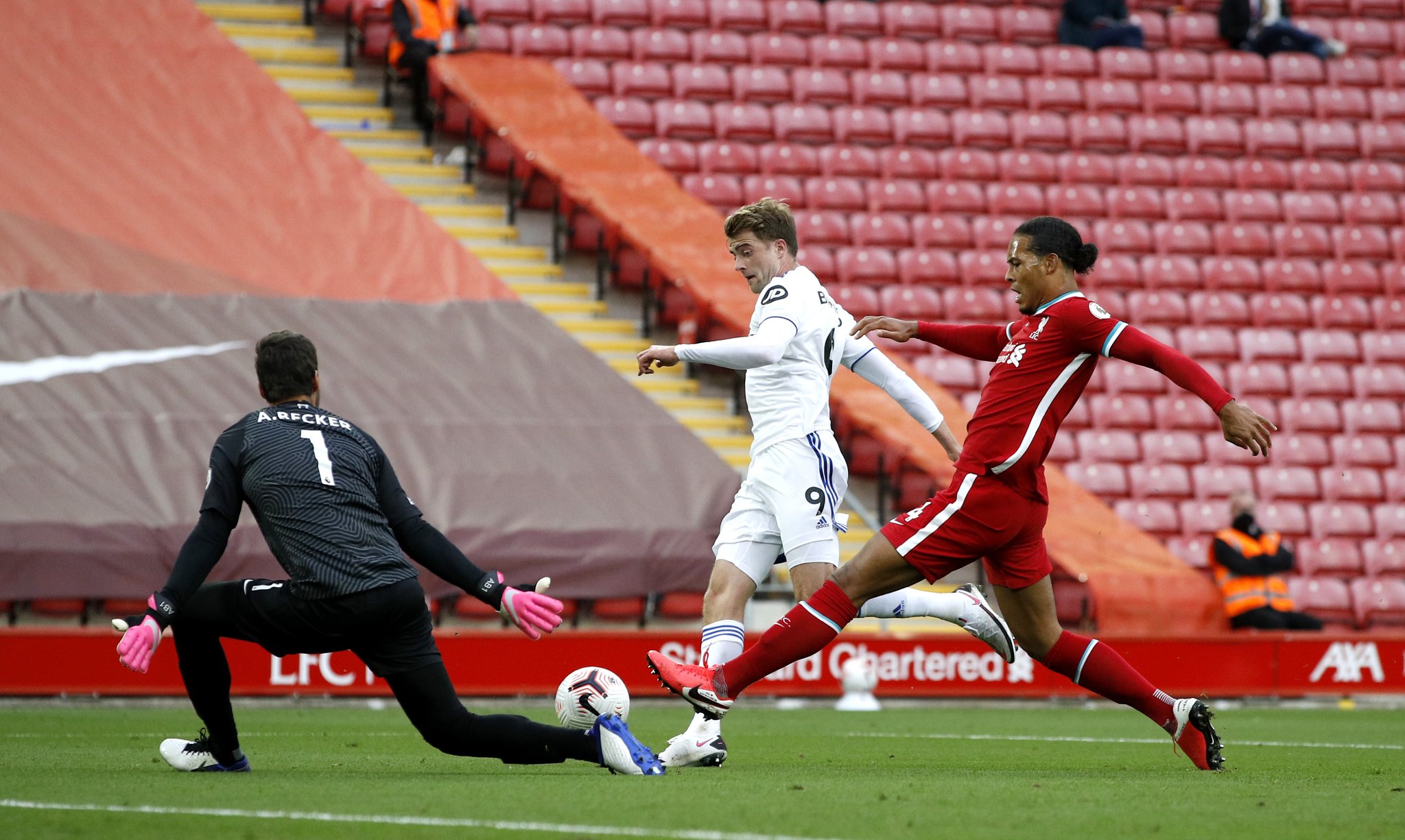 他的脚步和 他的脚步和